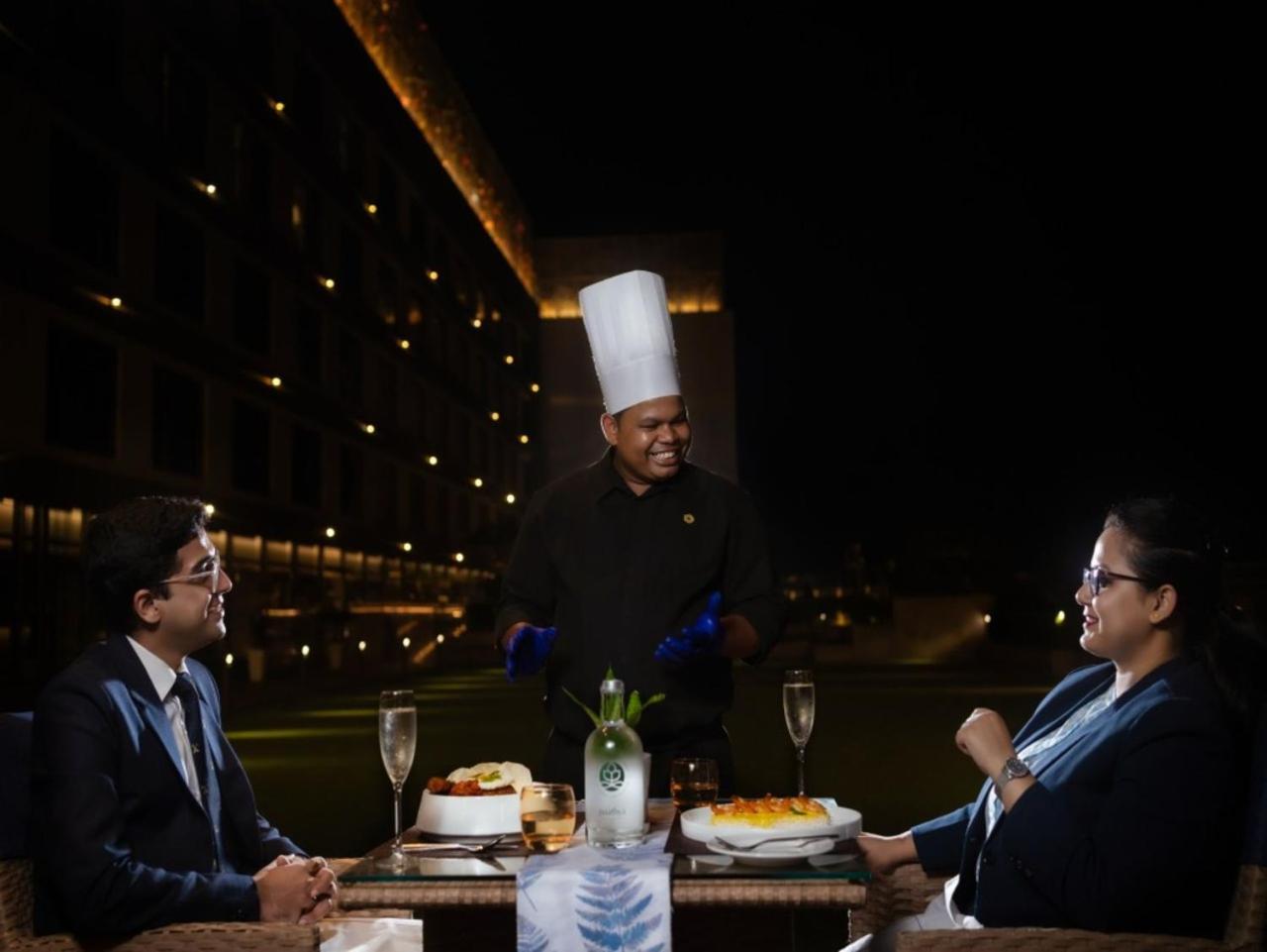 Vivanta Bhubaneswar Dn Square Eksteriør billede